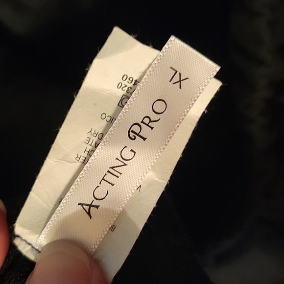 Sweatpants with ruffle bottom. - Picture 3 of 4